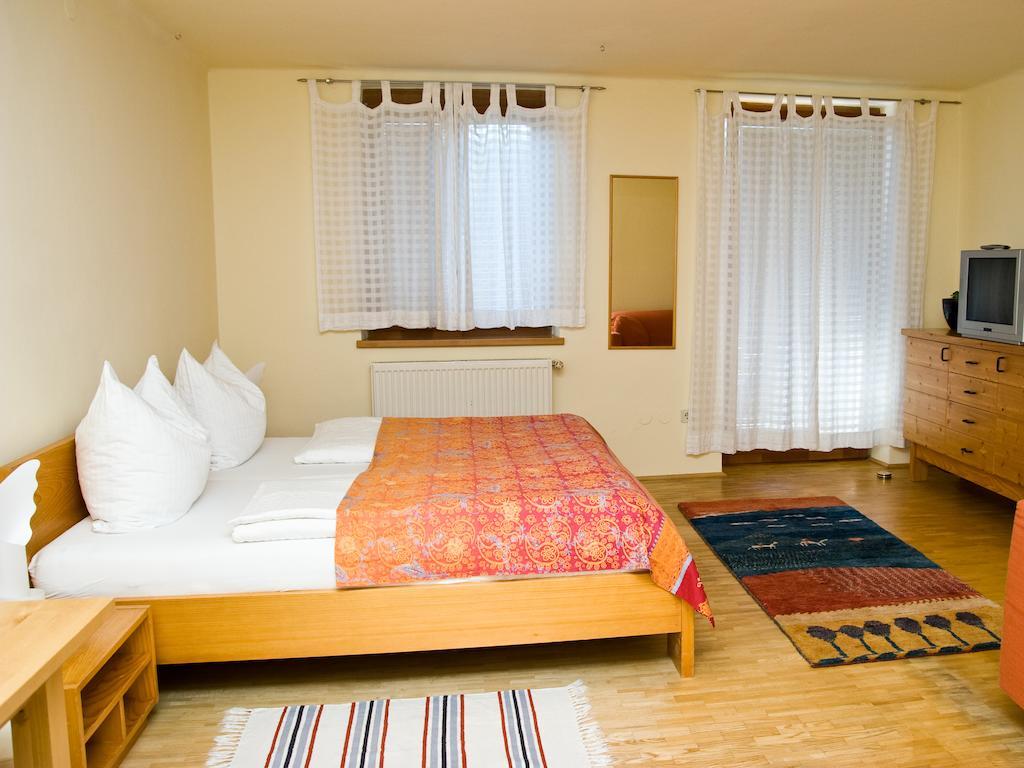 Pension Popotnik Villach Rum bild