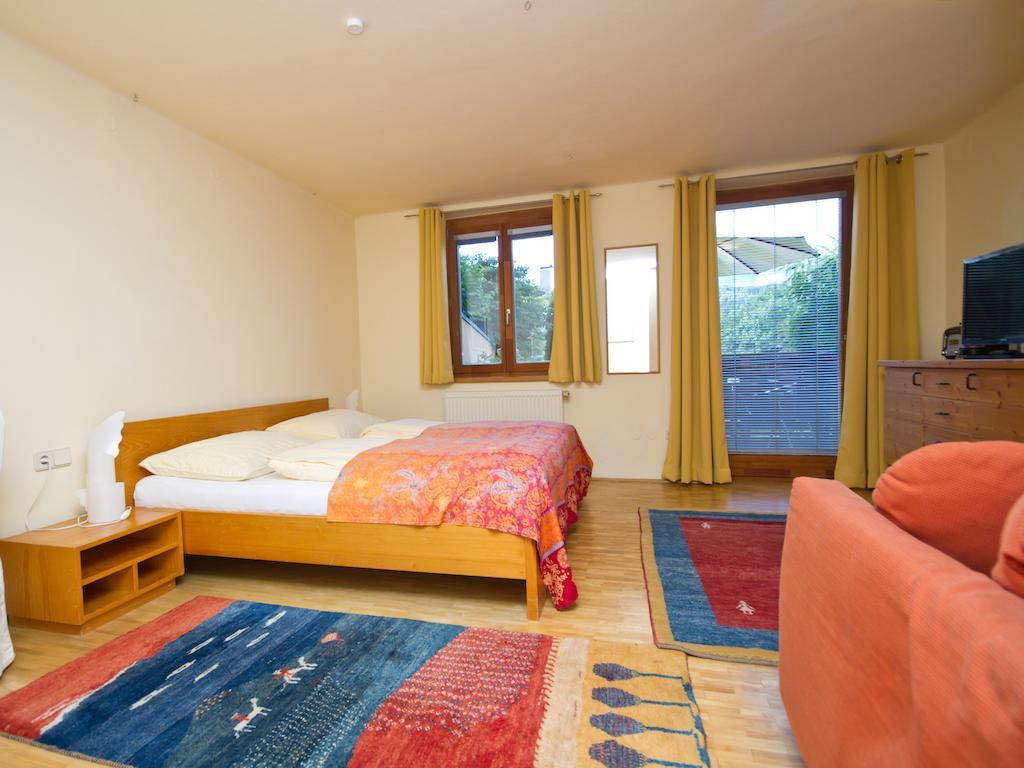 Pension Popotnik Villach Rum bild